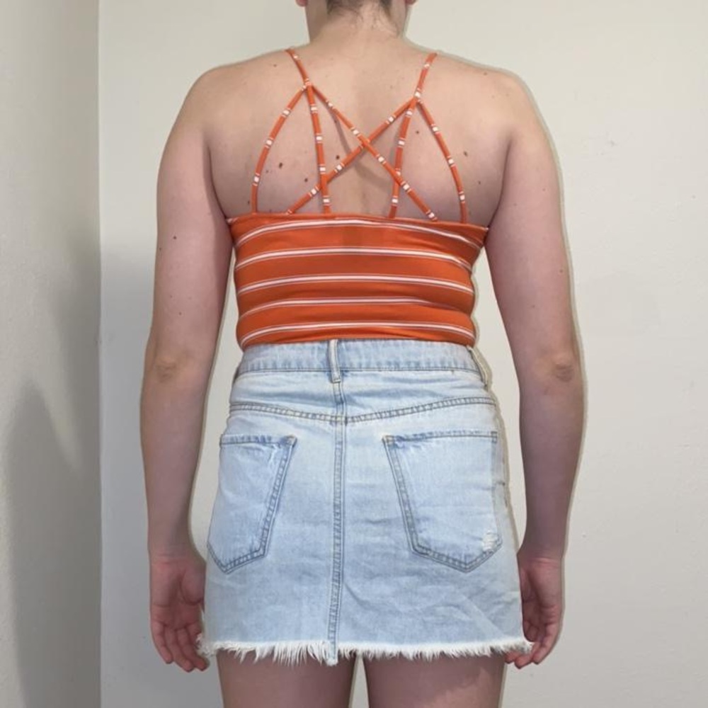 𝐒𝐓𝐑𝐈𝐏𝐄𝐃 𝐁𝐎𝐃𝐘 𝐒𝐔𝐈𝐓 - Picture 3 of 5